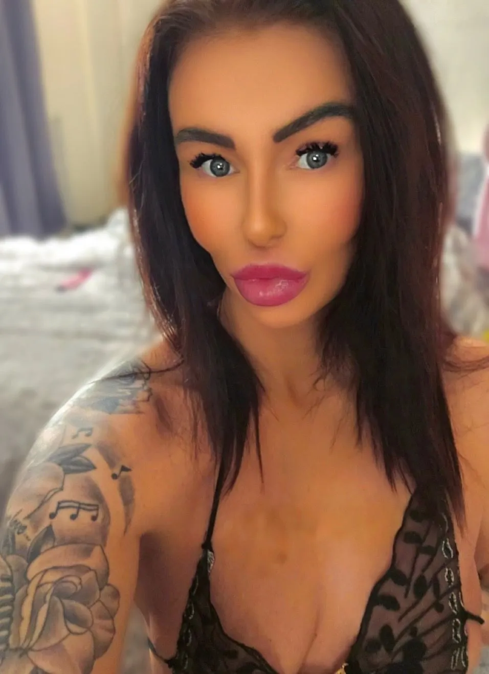 Live sex webcam photo for Blowy_Chloe #8590917