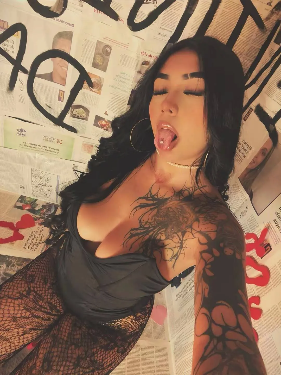 Live sex webcam photo for LeyrenCooper #8690718