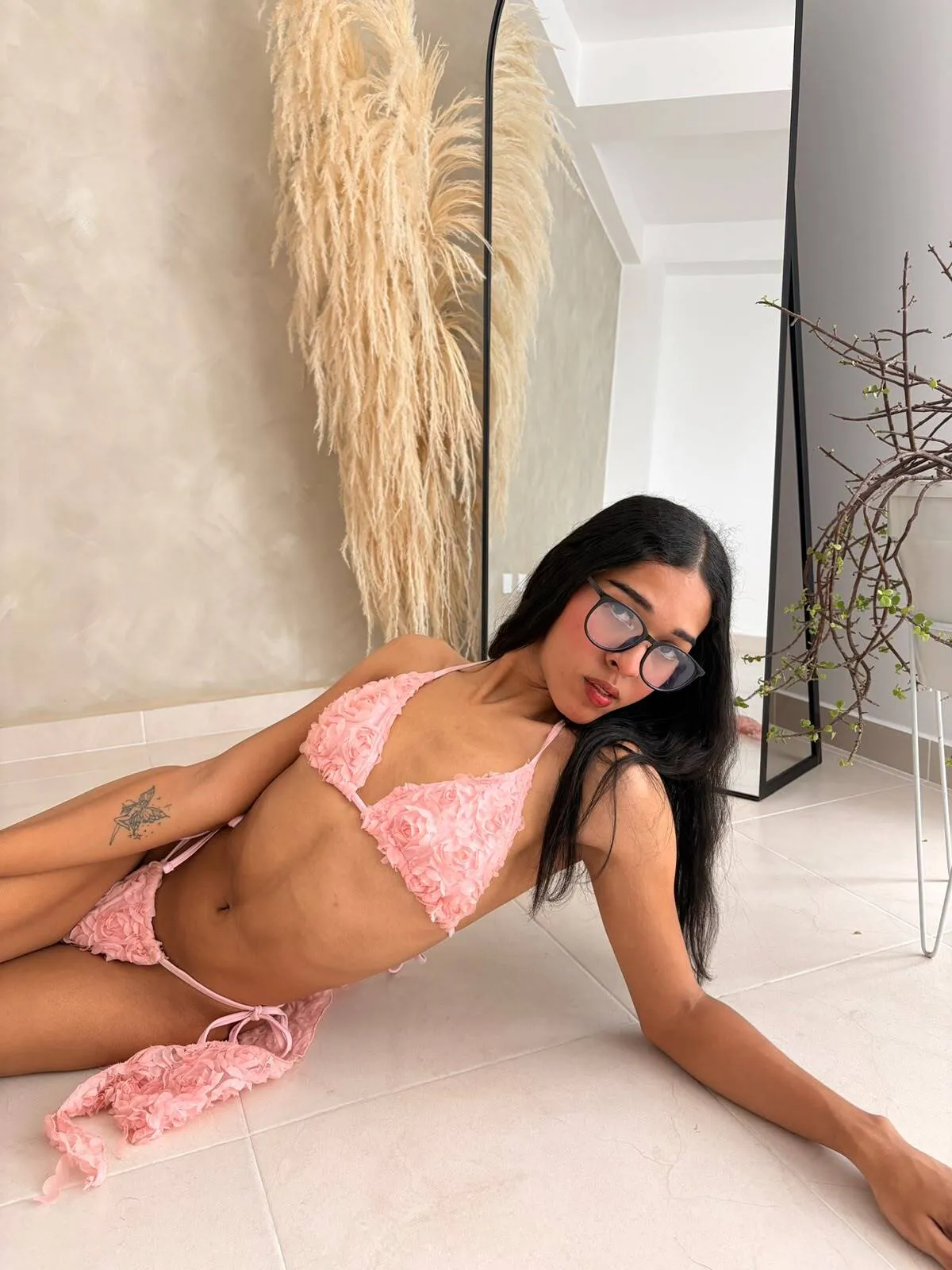 Live sex webcam photo for MarianaLaupert #8616349