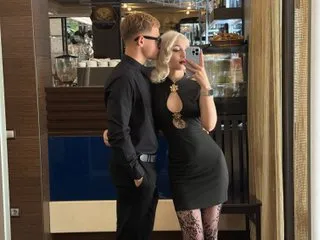 Live sex webcam photo for SidneySween19 #8631557