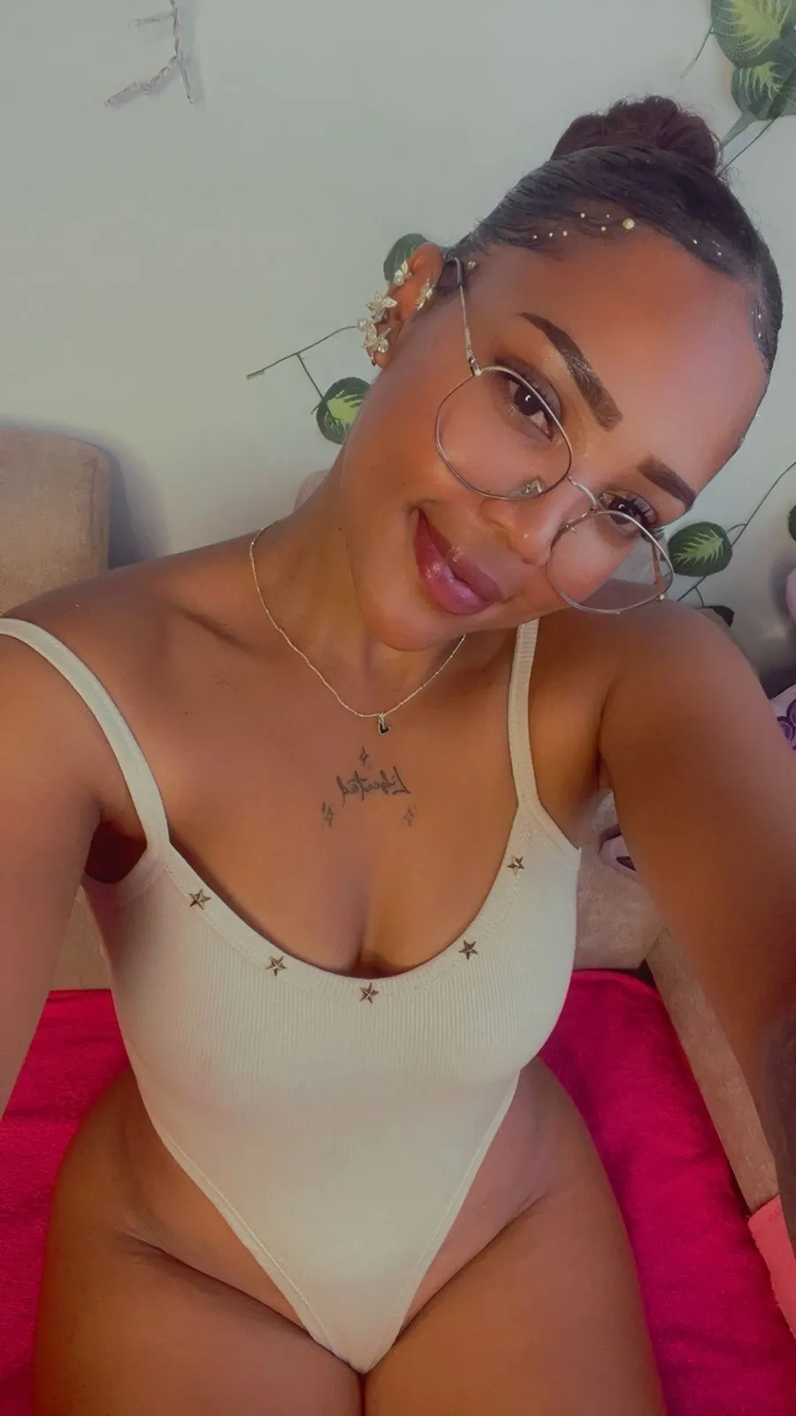 Live sex webcam photo for Giulia_Cash #8621548