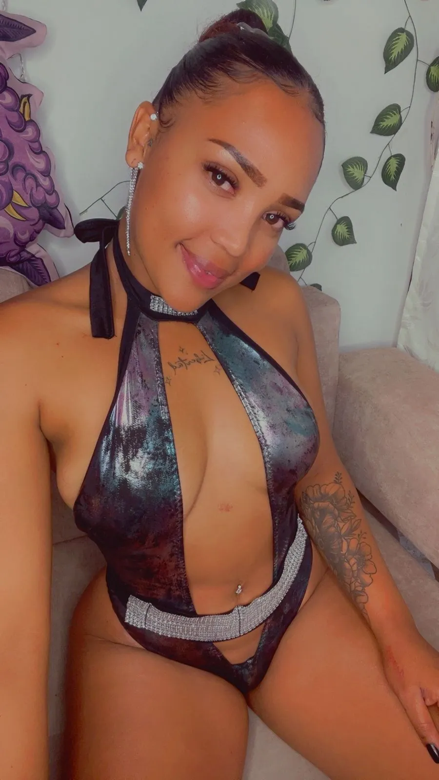Live sex webcam photo for Giulia_Cash #8621542