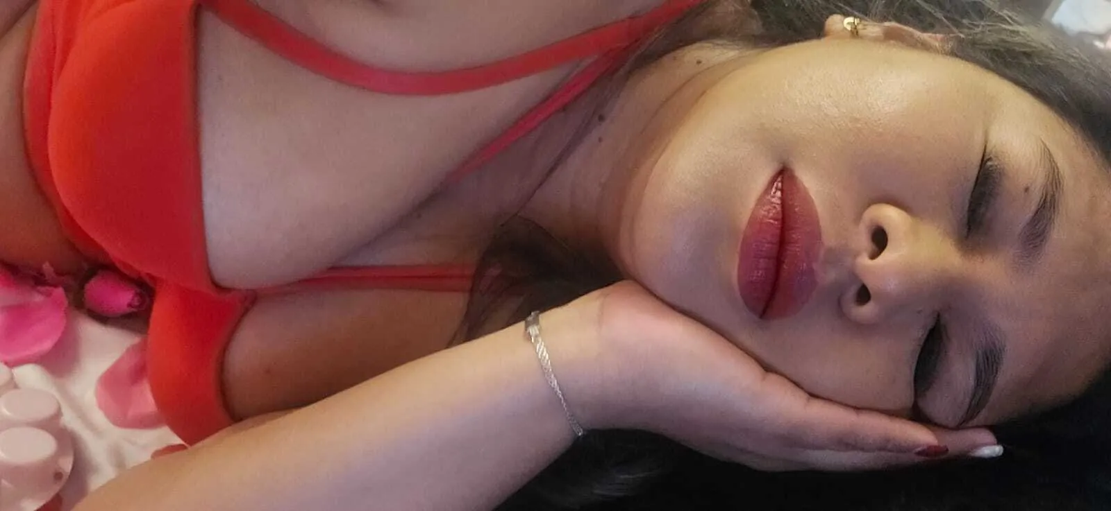 Live sex webcam photo for LianaNoha #8635335