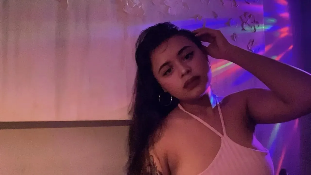 Live sex webcam photo for ChiaraBelle #8644892