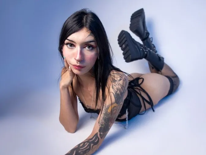 Live sex webcam photo for MarieWind #8732531