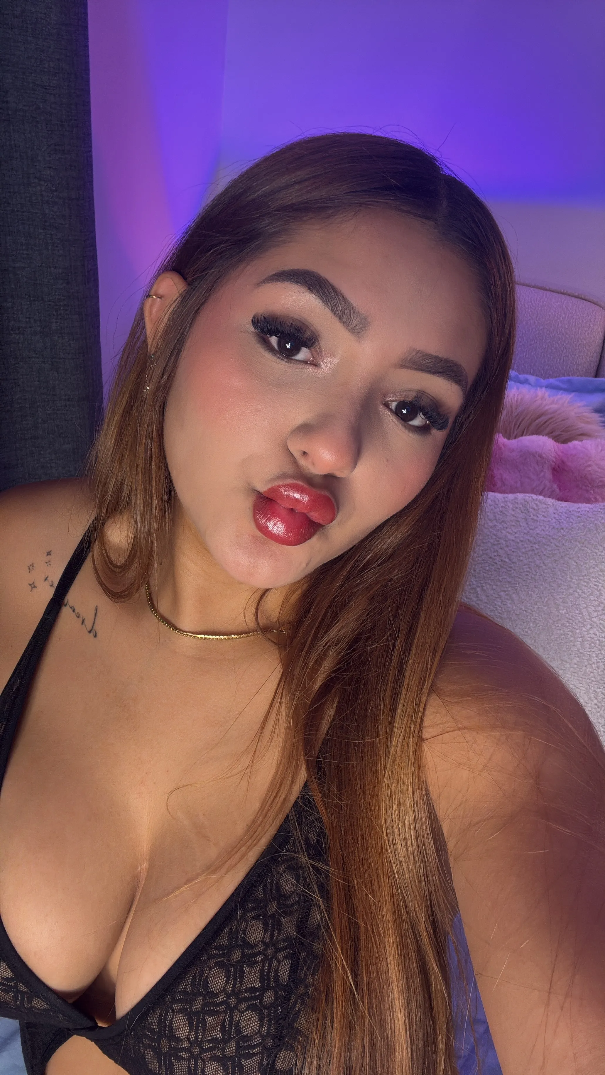 Live sex webcam photo for EmmaMonnroy #8667671