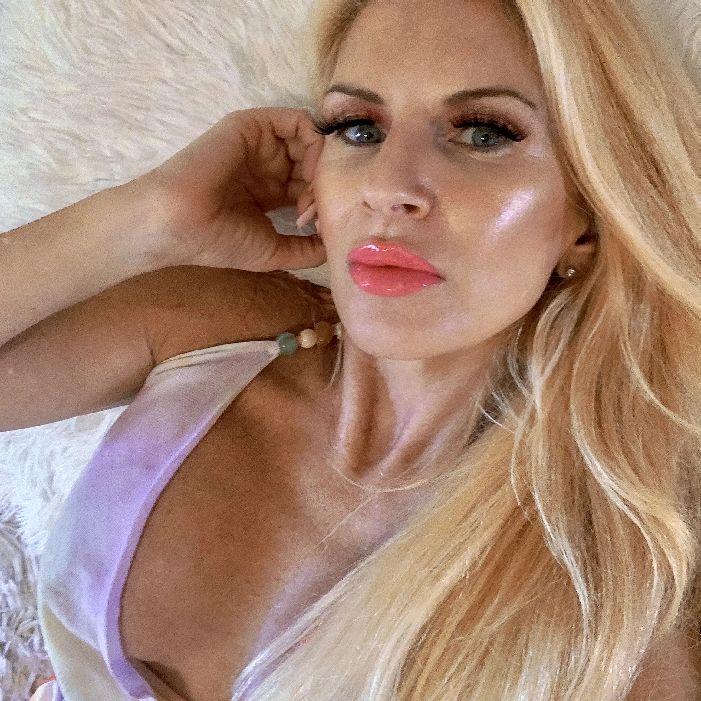 Live sex webcam photo for AngelicXXX22 #8701438