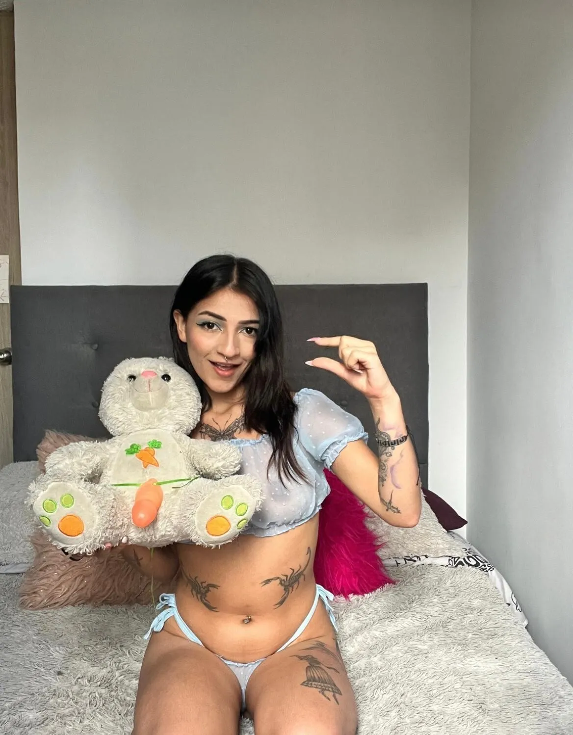 Live sex webcam photo for VanessaRouge #8639402