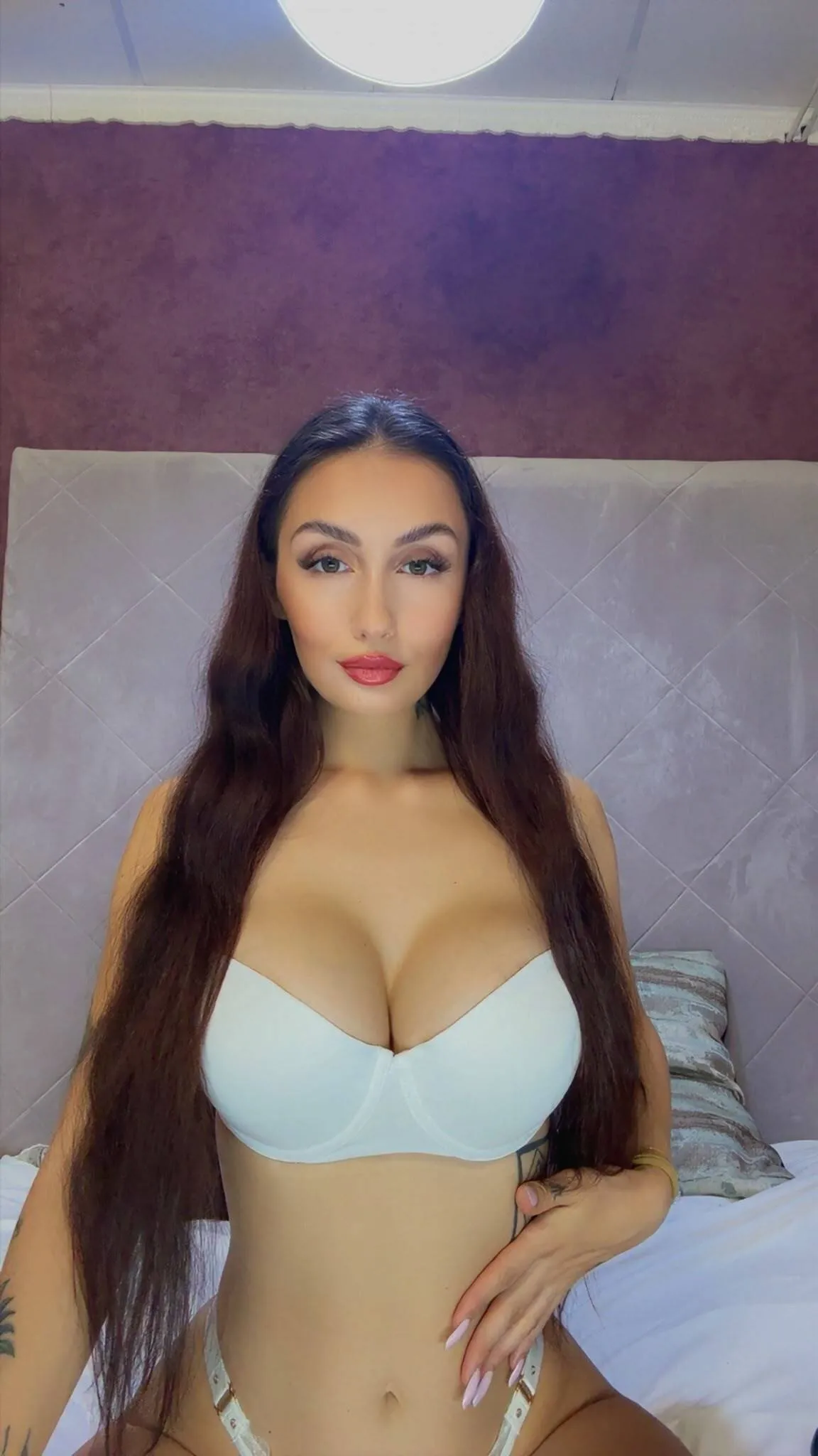 Live sex webcam photo for VictoriaVoss #8702746