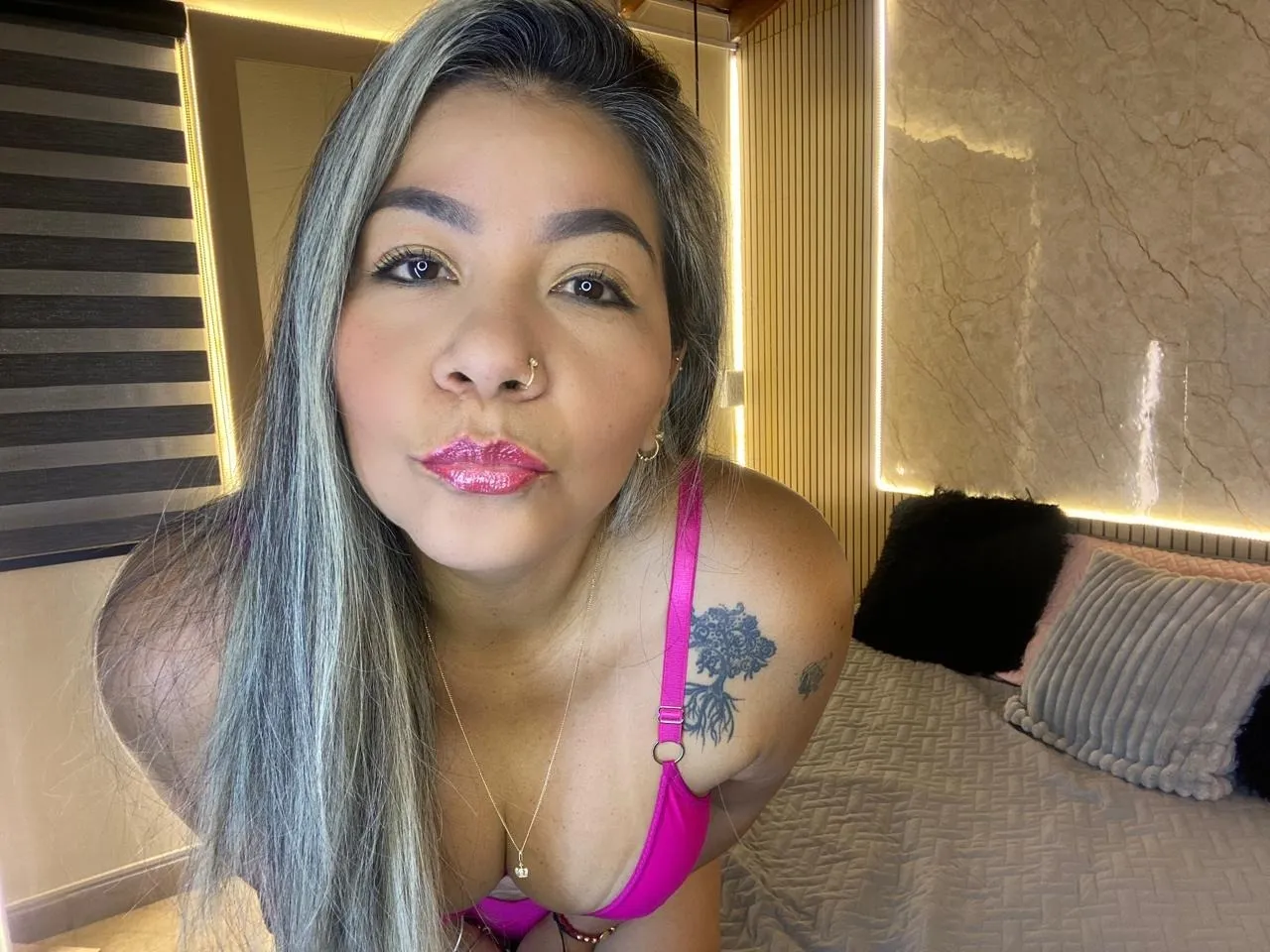 Live sex webcam photo for JessicaMontenegro #8702493