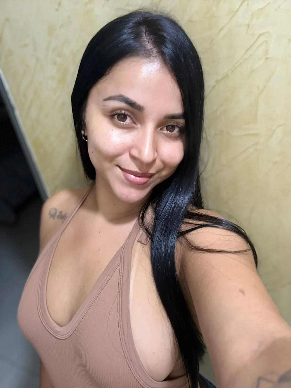 Live sex webcam photo for HikariChloe #8705271