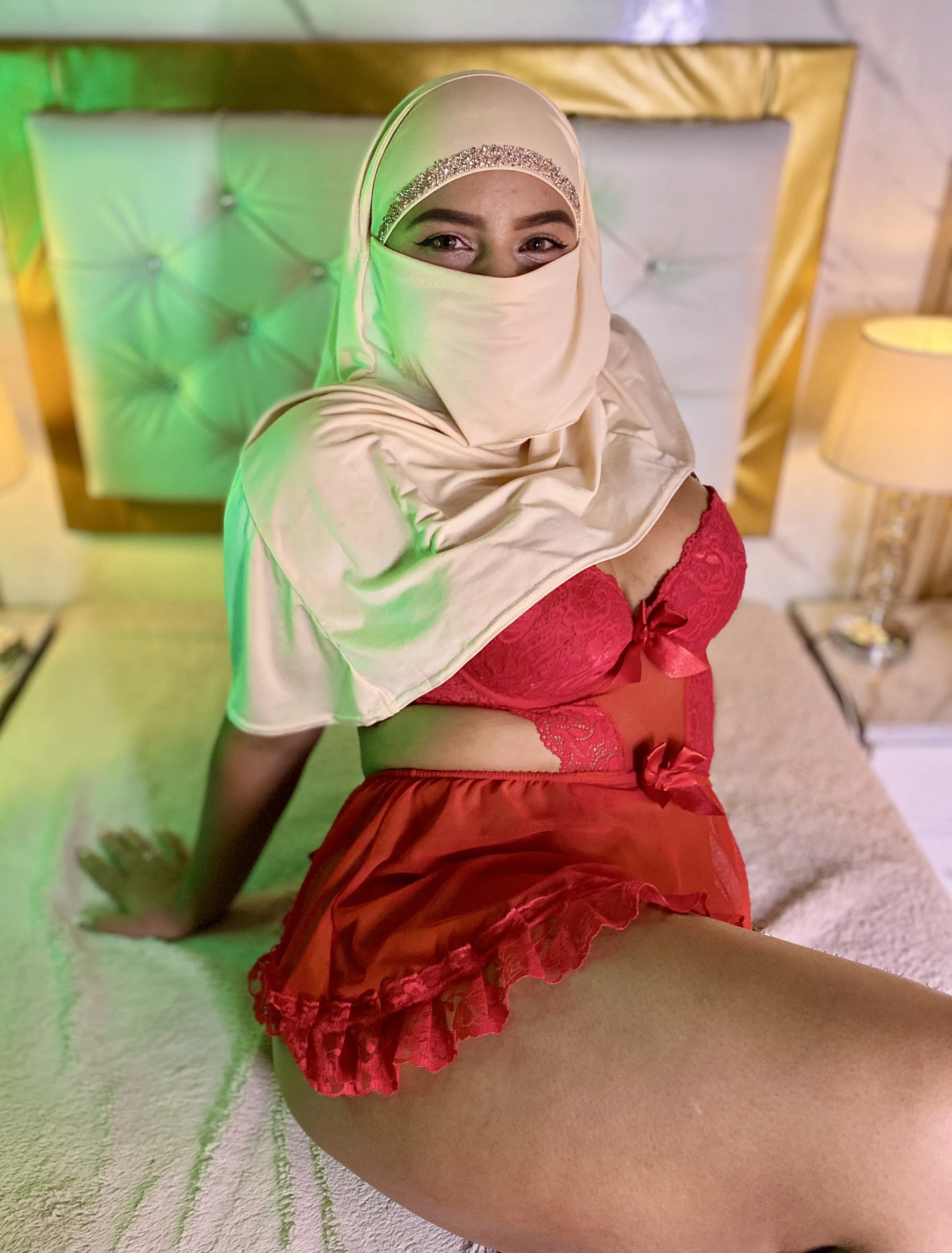 Live sex webcam photo for Rania_Al_Rashid #8674685