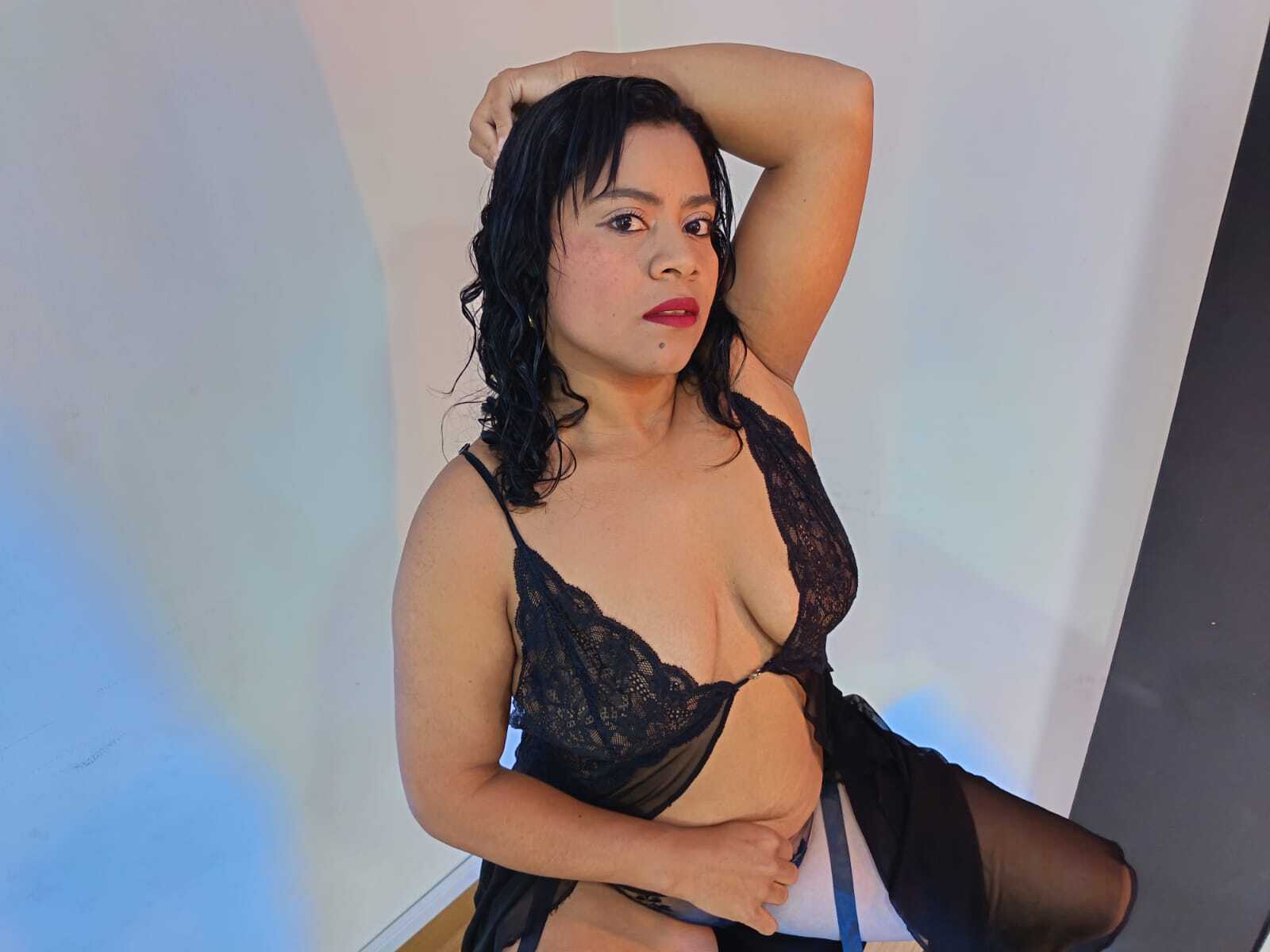 Live sex webcam photo for AmbeyLenua #8681459