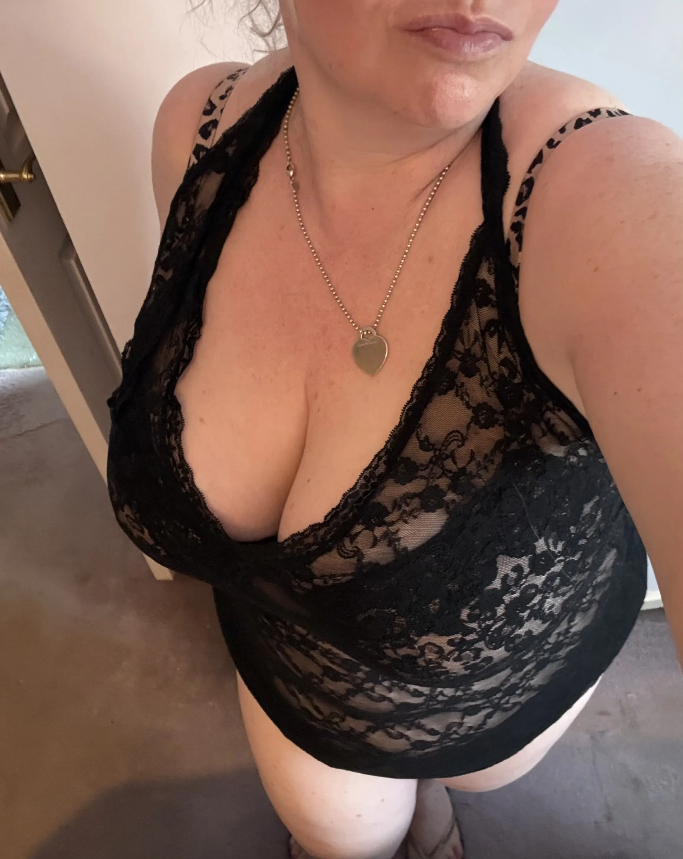 Live sex webcam photo for Blondebombshell27 #8691536
