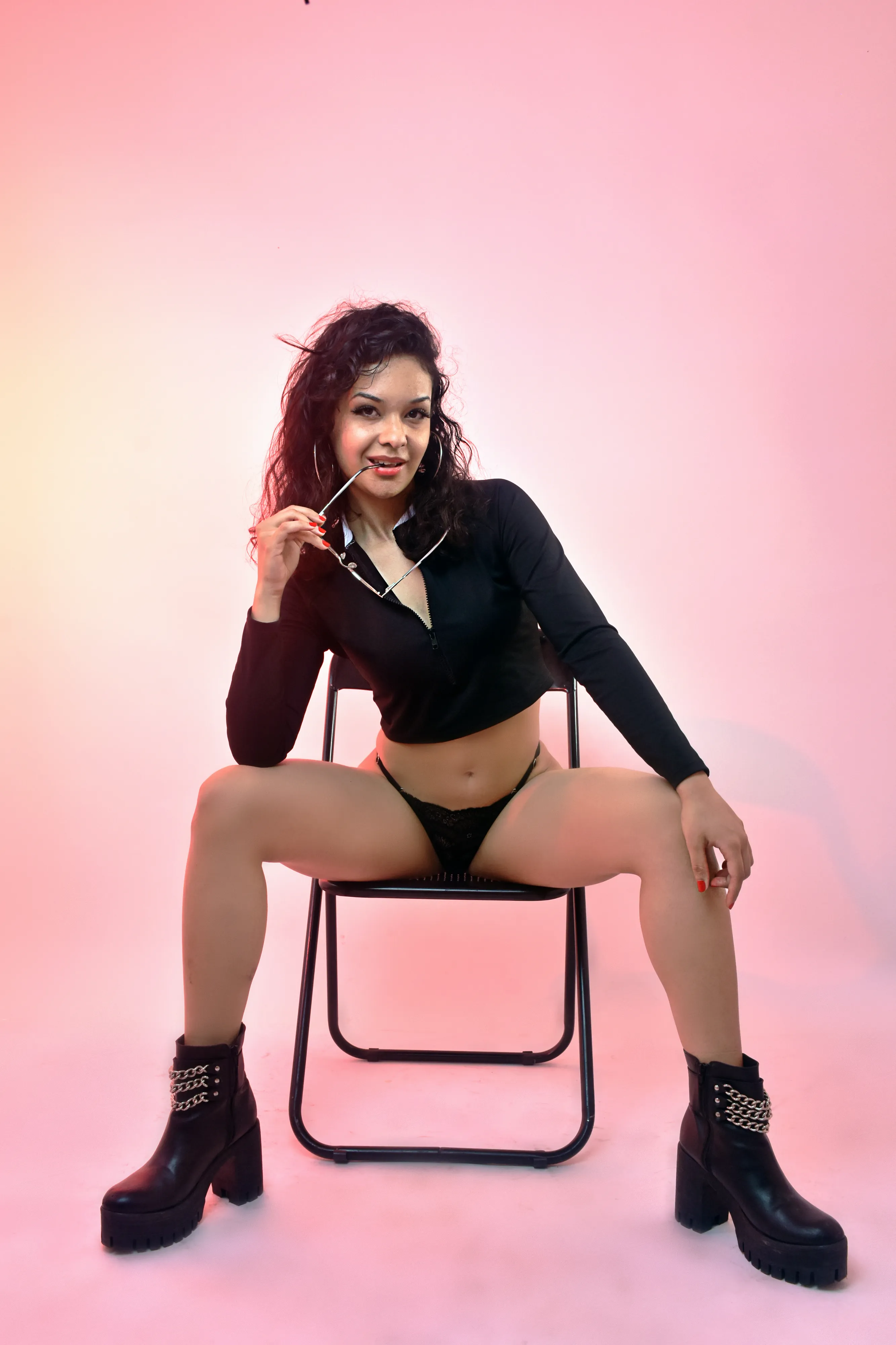 Live sex webcam photo for YumiDosantos #8709388