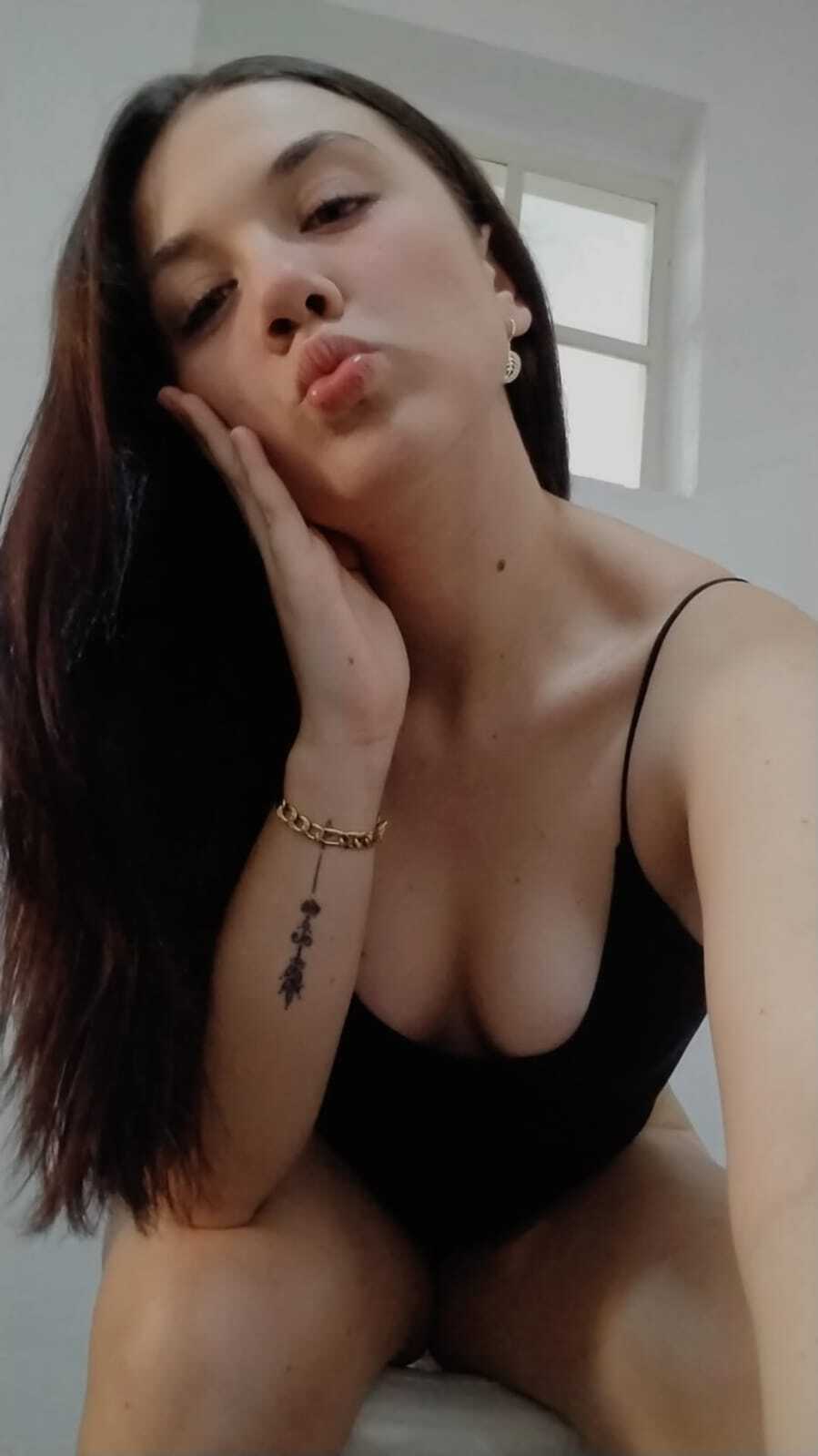 Live sex webcam photo for katia_rose23 #8690526