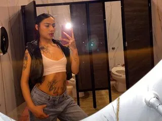 Live sex webcam photo for emilytomsoon #8692589