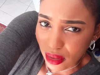 Live sex webcam photo for MaddiXXX33 #8707267