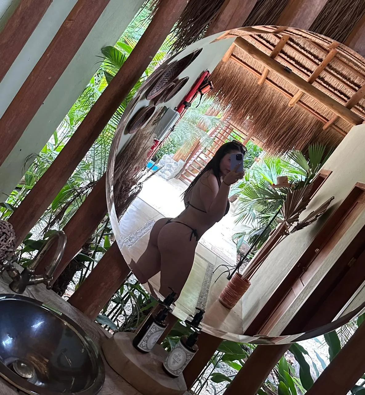 Live sex webcam photo for AntonellaCooper21 #8695737
