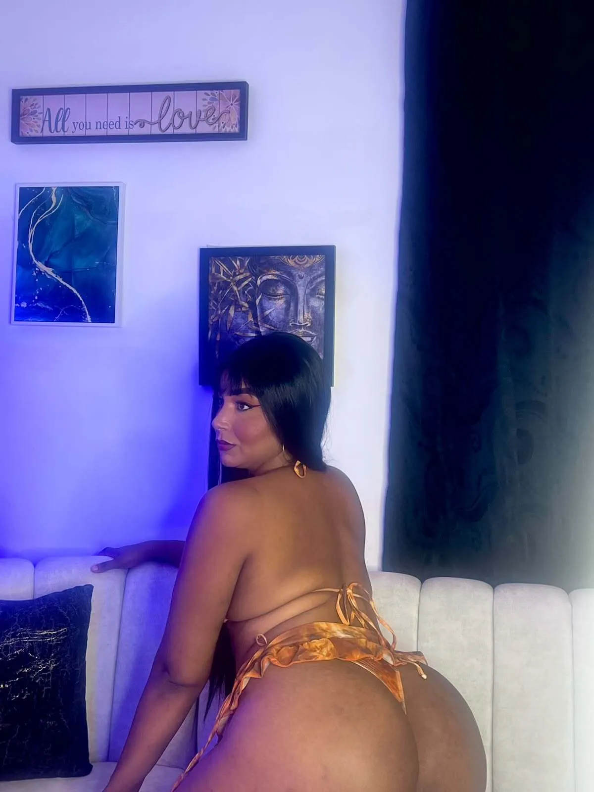 Live sex webcam photo for MiaLacy #8696989