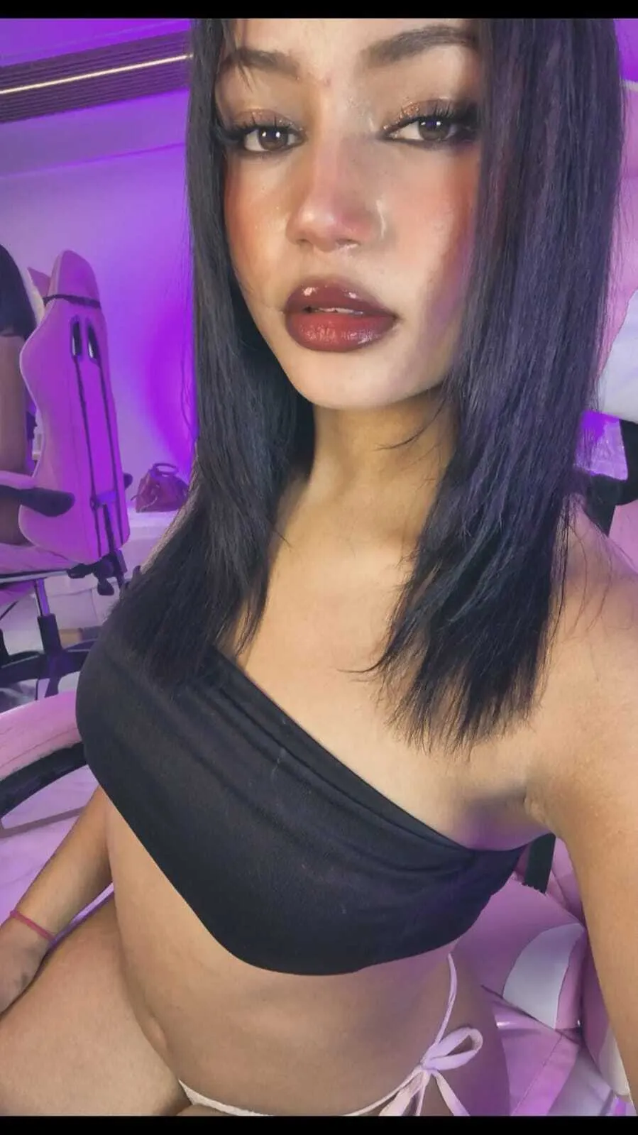 Live sex webcam photo for chantallux #8705135
