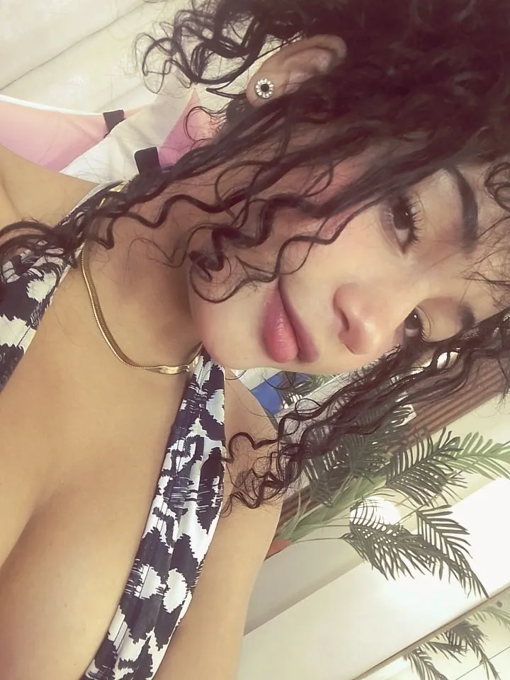 Live sex webcam photo for chantallux #8705140