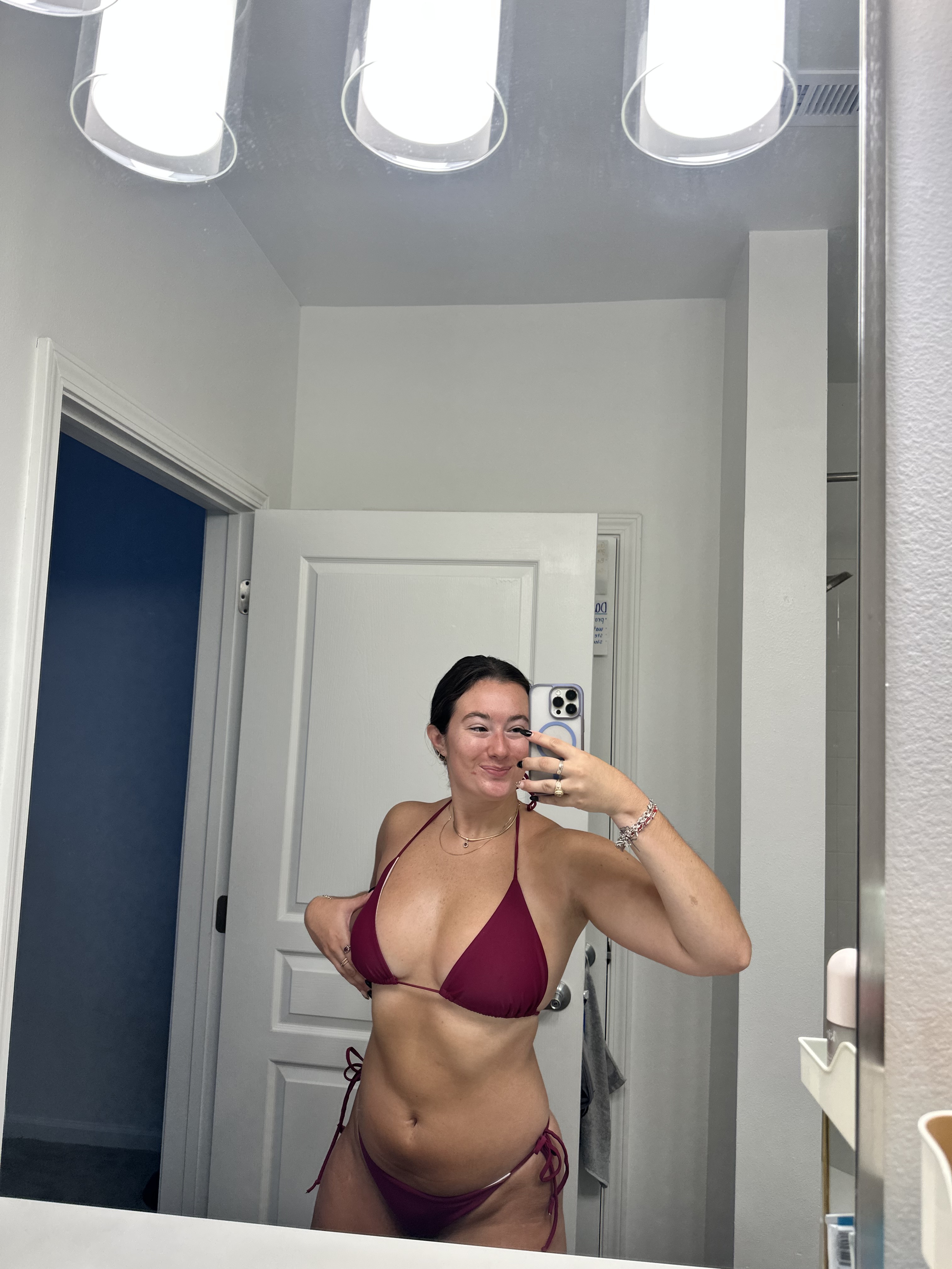 Live sex webcam photo for RobinMeadows #8700699