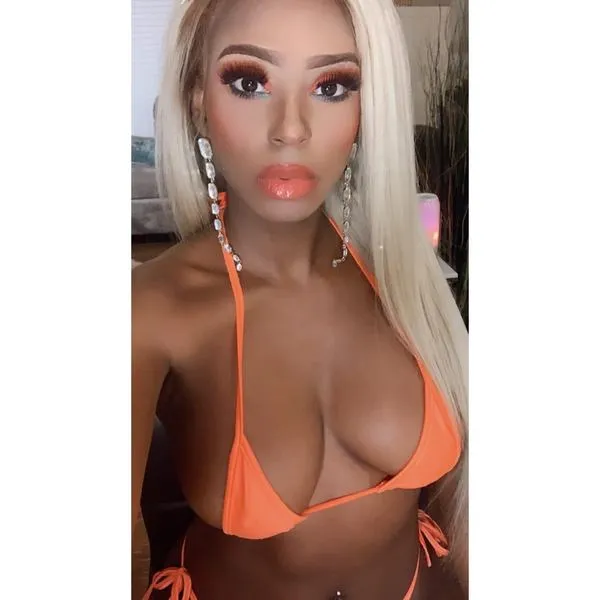 Live sex webcam photo for StaciRaiXXX #7377758