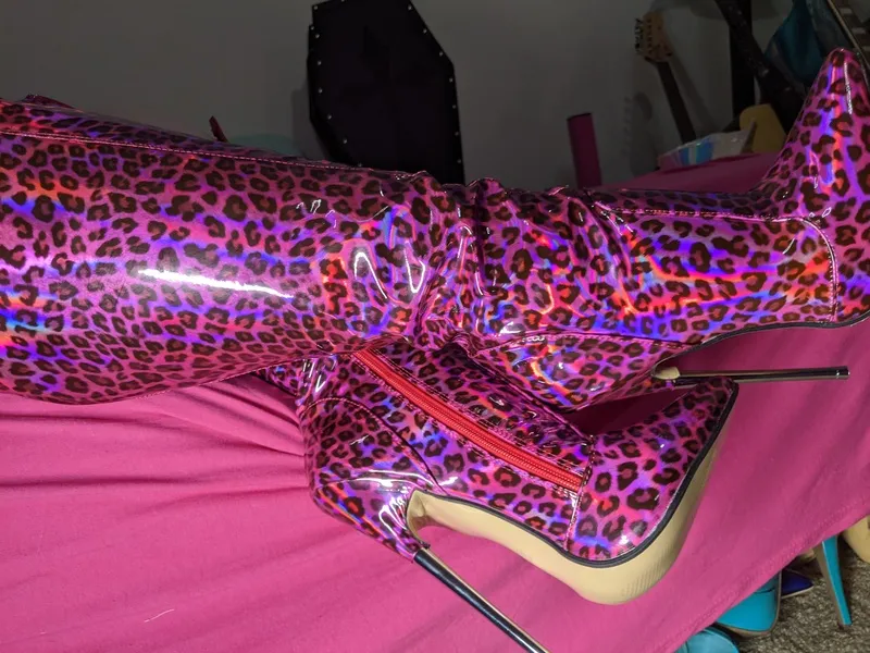 Live sex webcam photo for CamGirlKitten #2514608