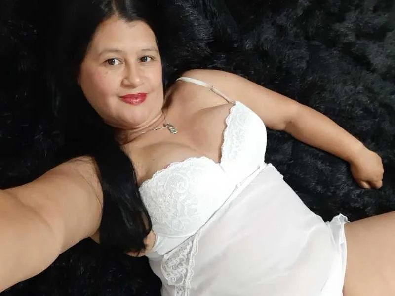 Live sex webcam photo for KinkyVioletXX #7198948