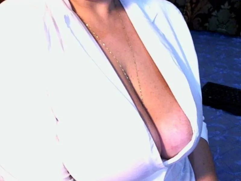 Live sex webcam photo for SultryLola #7116803