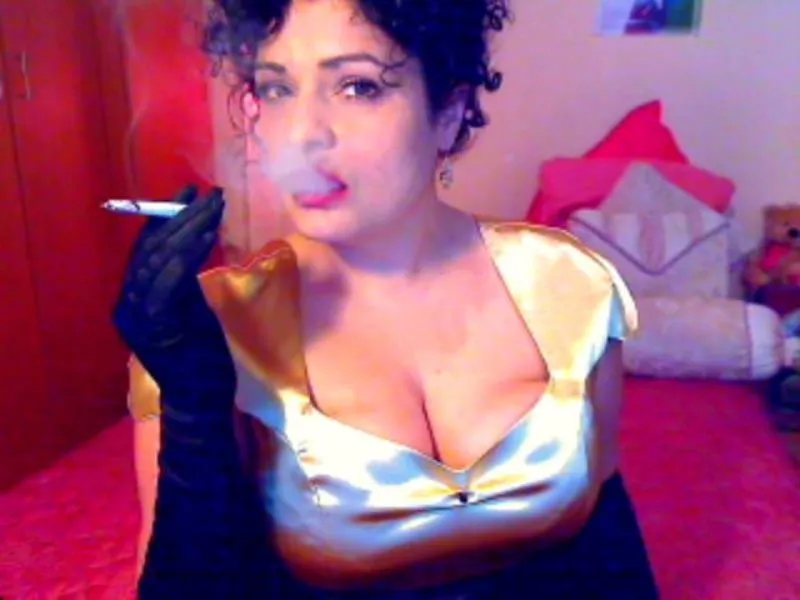 Live sex webcam photo for SultryLola #7116821