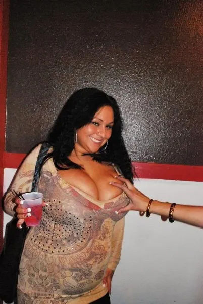 Live sex webcam photo for AlyssiaAmorexxx #2864560