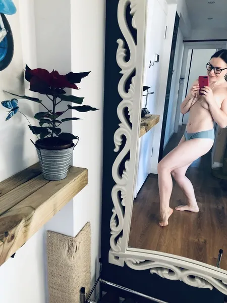 Live sex webcam photo for Emmaaaa #8426627