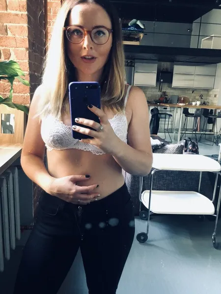 Live sex webcam photo for Emmaaaa #8426603