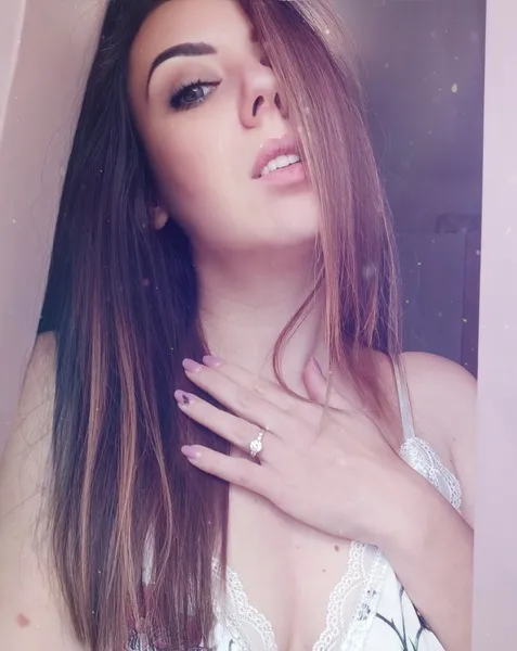 Live sex webcam photo for AliyahMuslim #3595318