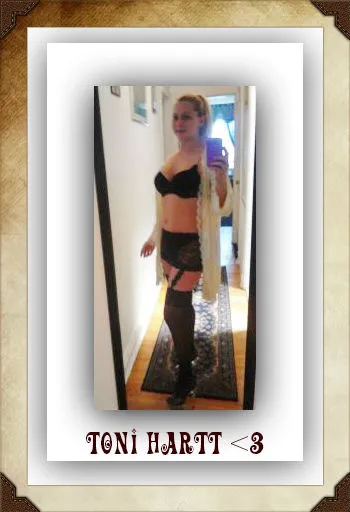 Live sex webcam photo for ToniHartt #6196070