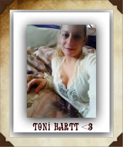 Live sex webcam photo for ToniHartt #6196081