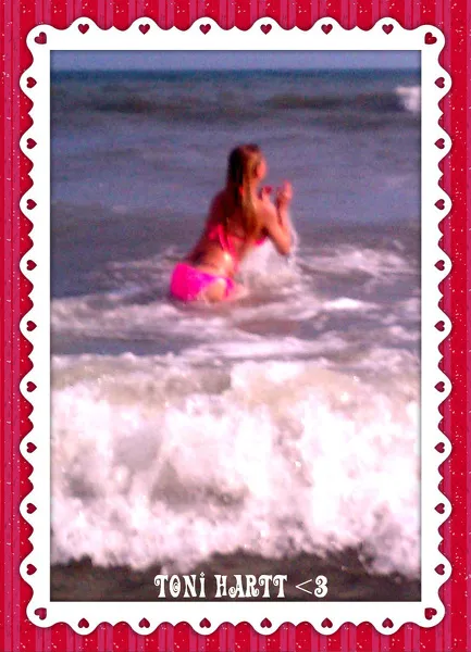 Live sex webcam photo for ToniHartt #2109650