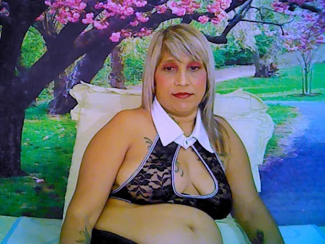 Live sex webcam photo for indianroxy4u #8421697