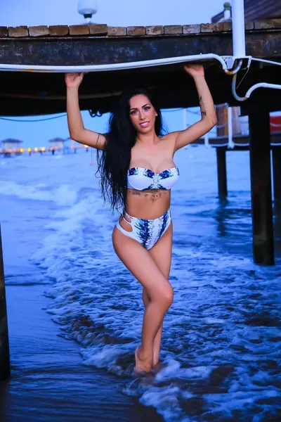 Live sex webcam photo for MikyyLovee #8413538