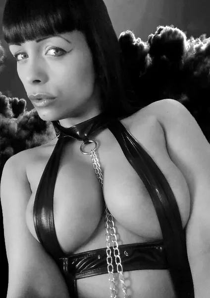 Live sex webcam photo for xxx_BettyNoir_xxx #1824267