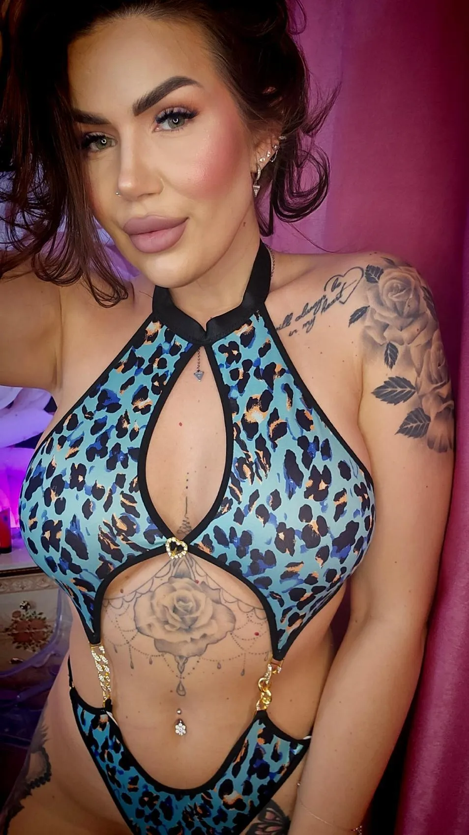 Live sex webcam photo for HessaMuslim #7987150