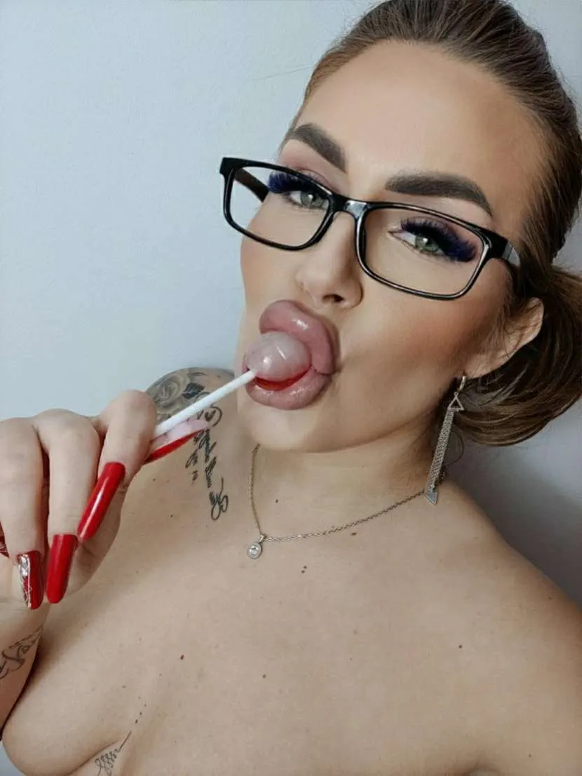 Live sex webcam photo for HessaMuslim #7266340