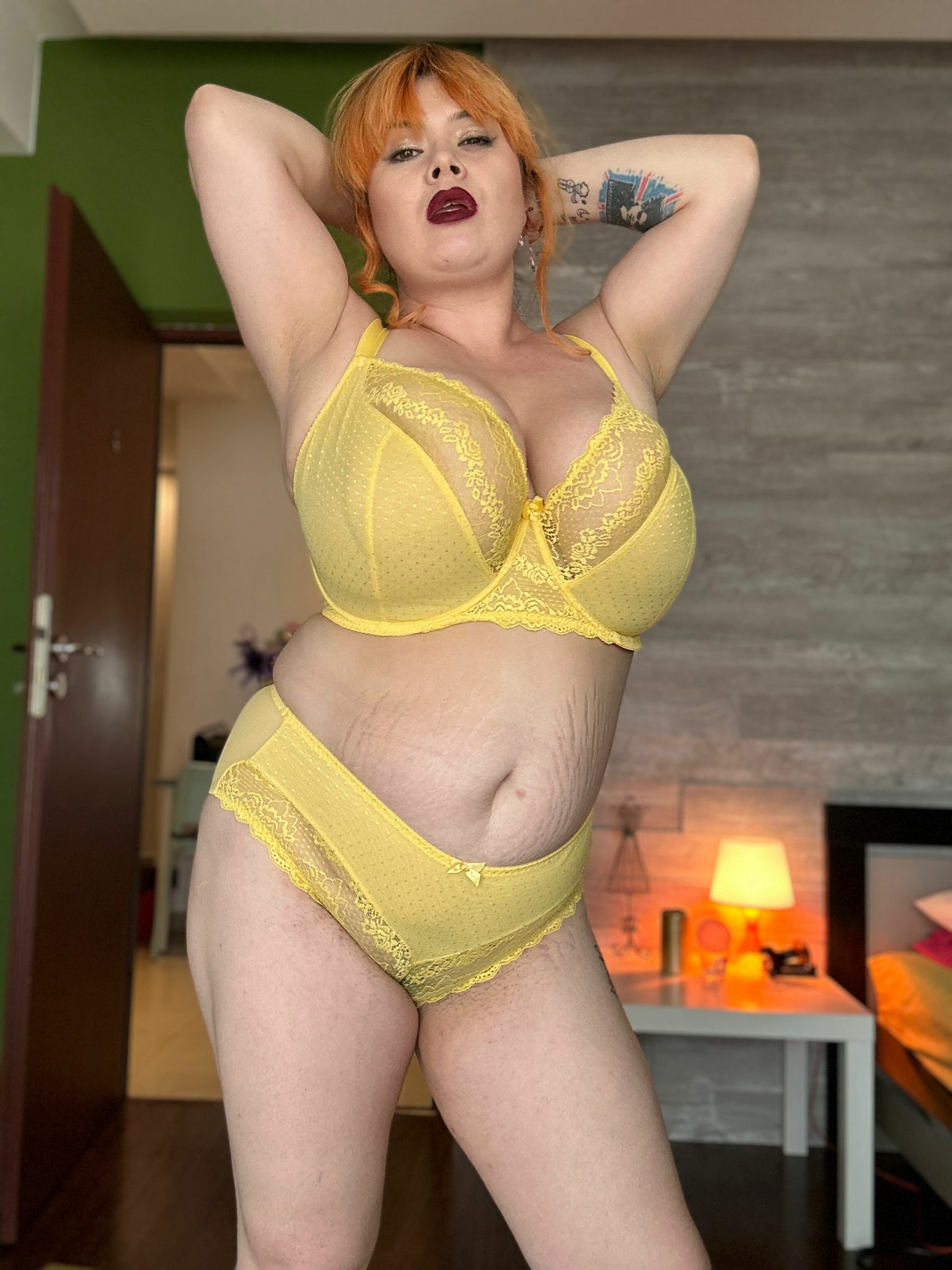 Live sex webcam photo for RoxanneM #5358115