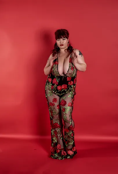 Live sex webcam photo for RoxanneM #1845972