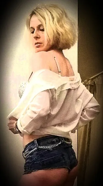 Live sex webcam photo for SuzzySun #7859183