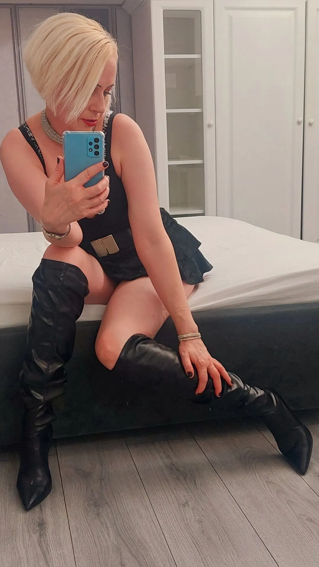 Live sex webcam photo for SuzzySun #7859875