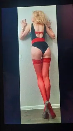 Live sex webcam photo for SuzzySun #7859718