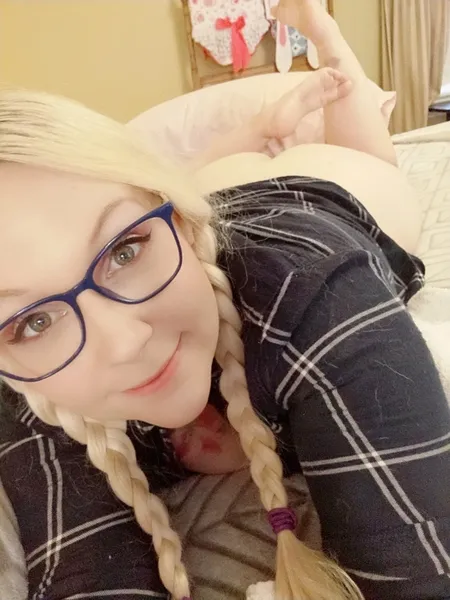 Live sex webcam photo for SaraBearXOXO #7919954